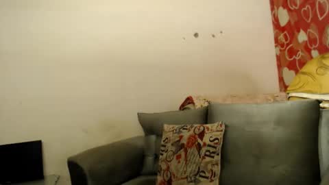 SHENIEL RODRIGUEZ online show from 12/17/24, 05:07