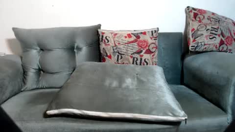 SHENIEL RODRIGUEZ online show from 01/29/25, 06:22