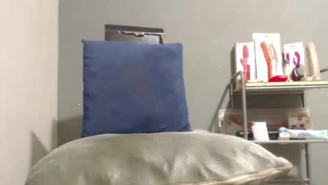 SHENIEL RODRIGUEZ online show from 01/17/26, 11:04