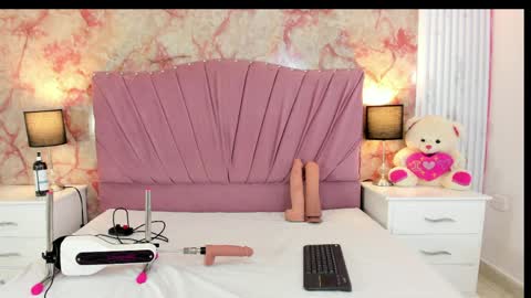 wonderkloe_ online show from 04/09/26, 08:25