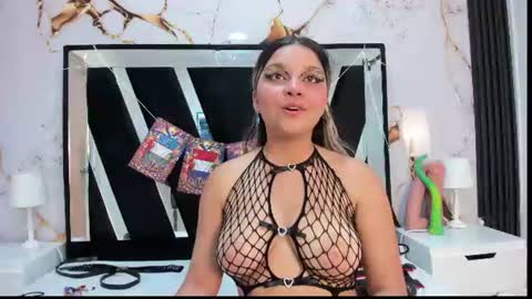 wonderkloe_ online show from 07/14/26, 08:47