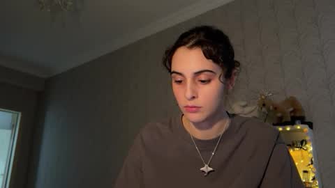 Stia online show from 11/25/25, 01:00