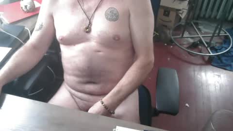 Snapshot of woodworker6473 chatting on 07/11/26, 01:47 woodworker6473 online show from 07/11/26, 01:47