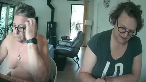 woodwurm and Snoeske online show from 09/11/25, 06:46