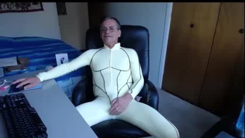 Large one  online show from 10/12/25, 12:37