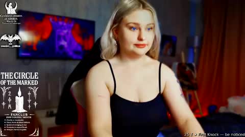 Snapshot of wounded_goddess chatting on 03/31/26, 05:08 Goddess Sophy online show from 03/31/26, 05:08