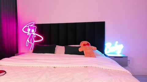 Emi online show from 12/27/24, 02:58