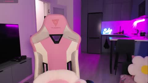 Emi online show from 09/12/25, 07:03