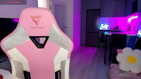 Emi online show from 02/12/26, 04:07