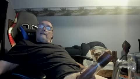 Snapshot of wowsers2022 chatting on 10/21/25, 12:00 wowsers2022 online show from 10/21/25, 12:00