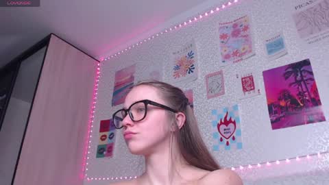 Bella online show from 05/11/26, 02:45