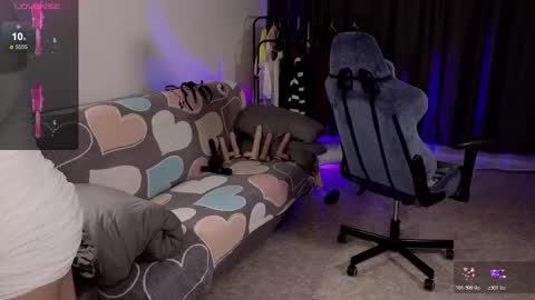 Neo and Abby online show from 11/11/25, 10:15