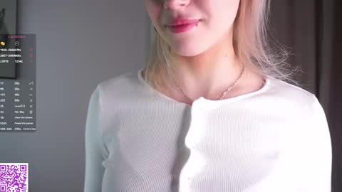 Snapshot of wymonelly chatting on 02/26/26, 09:03 Lily online show from 02/26/26, 09:03