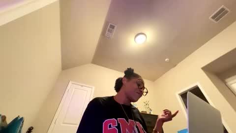 Wynter Heat online show from 10/26/25, 09:26