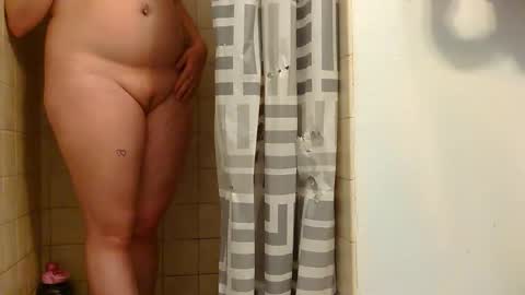 x2kayx2 online show from 10/28/25, 10:08