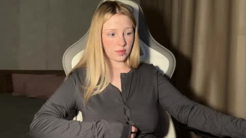 Snapshot of x__ivy_x chatting on 10/28/25, 05:15 eva online show from 10/28/25, 05:15