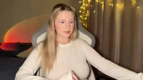 Snapshot of x__ivy_x chatting on 12/20/25, 04:47 eva online show from 12/20/25, 04:47