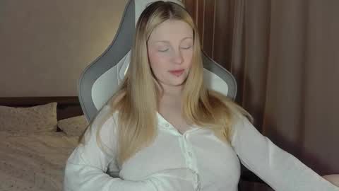 Snapshot of x__ivy_x chatting on 02/19/26, 04:58 eva online show from 02/19/26, 04:58