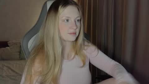 Snapshot of x__ivy_x chatting on 04/23/26, 05:04 eva online show from 04/23/26, 05:04