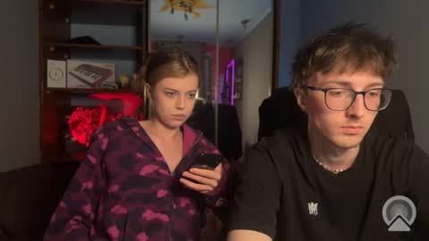 Philipp and Este online show from 04/04/26, 10:51