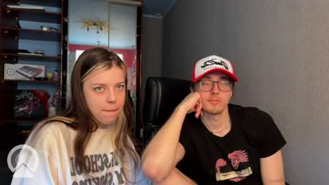 Snapshot of x_files_t chatting on 05/10/26, 06:29 Philipp and Este online show from 05/10/26, 06:29