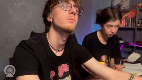 Philipp and Este online show from 06/21/26, 10:34