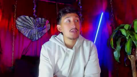 Snapshot of x_heros_x chatting on 11/06/25, 12:17 SHALOM online show from 11/06/25, 12:17