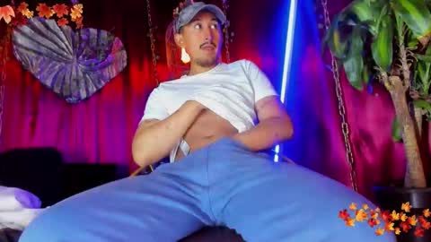 Snapshot of x_heros_x chatting on 11/09/25, 12:58 SHALOM online show from 11/09/25, 12:58