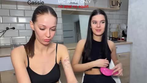 wiwi clap clap cat baby girl online show from 01/07/26, 04:09