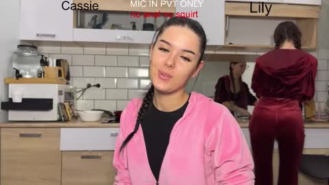 wiwi clap clap cat baby girl online show from 01/13/26, 06:46