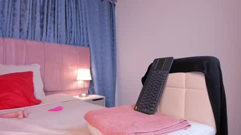 x_milu online show from 02/25/25, 03:05