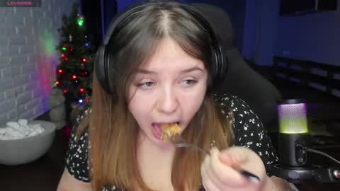 LOVE NERDS ONLY online show from 12/22/24, 02:17