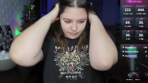 LOVE NERDS ONLY online show from 01/19/25, 04:33