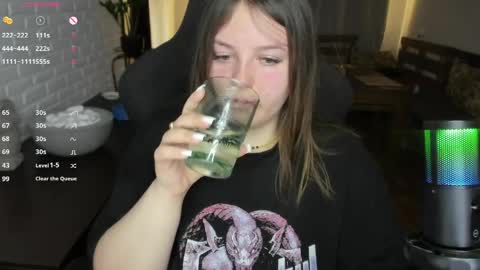 LOVE NERDS ONLY online show from 03/31/26, 04:24