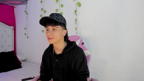 xaanderGrey online show from 12/15/25, 07:51