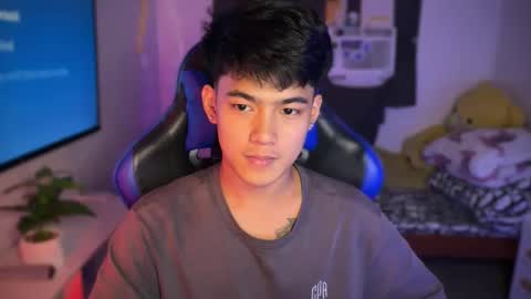 Prince Aldrian  online show from 02/11/25, 09:09