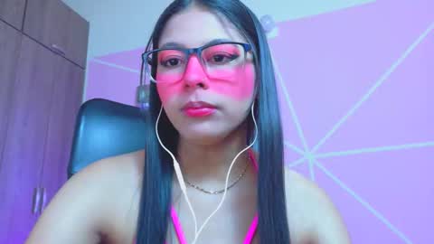 Snapshot of xallysonx_ chatting on 04/22/26, 11:45 XALLYSONX online show from 04/22/26, 11:45
