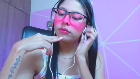 Snapshot of xallysonx_ chatting on 04/28/26, 11:59 XALLYSONX online show from 04/28/26, 11:59