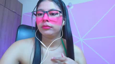 Snapshot of xallysonx_ chatting on 05/02/26, 12:32 XALLYSONX online show from 05/02/26, 12:32