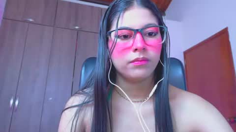 Snapshot of xallysonx_ chatting on 06/22/26, 12:13 XALLYSONX online show from 06/22/26, 12:13