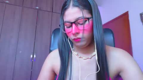 Snapshot of xallysonx_ chatting on 07/01/26, 12:18 XALLYSONX online show from 07/01/26, 12:18