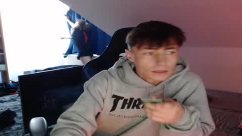 Snapshot of xandiigmusik chatting on 10/14/25, 02:07 rx4per online show from 10/14/25, 02:07