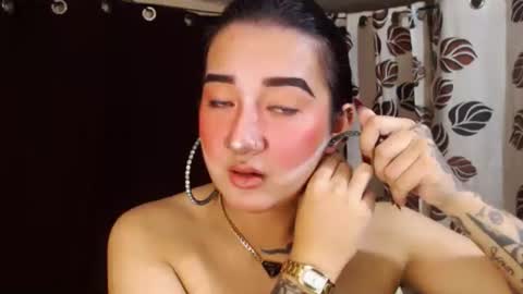 Nira   NOT INTO CHEAP GUYS  online show from 01/05/25, 05:51