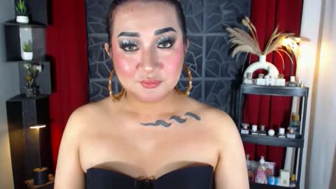 Nira   NOT INTO CHEAP GUYS  online show from 10/12/25, 04:28
