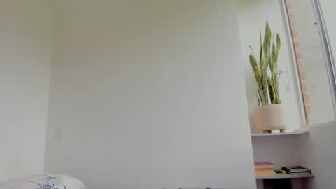 Xavier online show from 09/22/25, 06:43