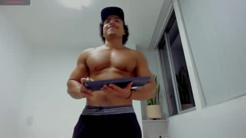 Xavier online show from 11/05/25, 01:05