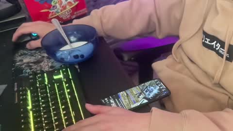 Snapshot of xburst chatting on 02/18/25, 09:42 xburst online show from 02/18/25, 09:42