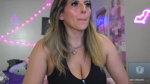 spoil me here  online show from 10/03/25, 07:11