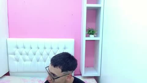 Snapshot of xcoupleplayxx chatting on 04/19/26, 03:17 xcoupleplayxx online show from 04/19/26, 03:17
