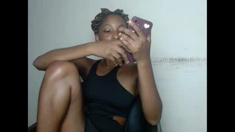 Snapshot of xcreamypussy chatting on 12/25/24, 09:43 xcreamypussy online show from 12/25/24, 09:43